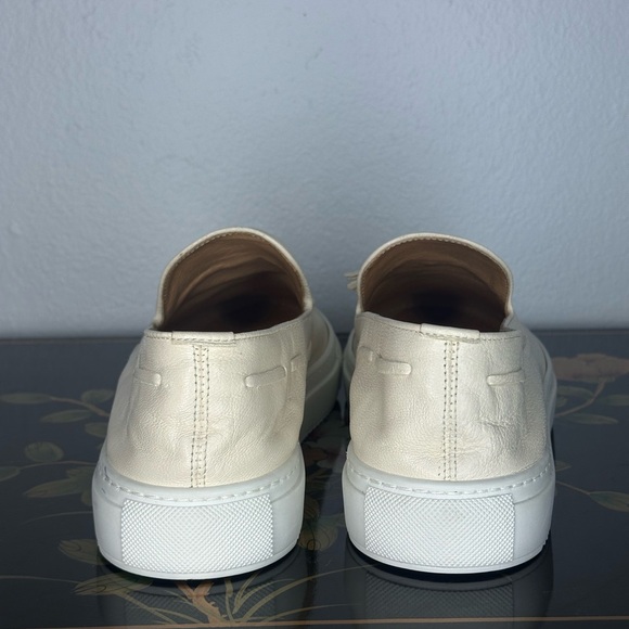 Elegant Cream Loafers with Tassel Accent - Picture 5 of 5